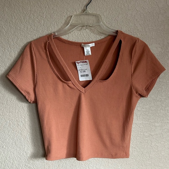 NWT Salmon Colored Crop Top, Size L - Picture 3 of 8